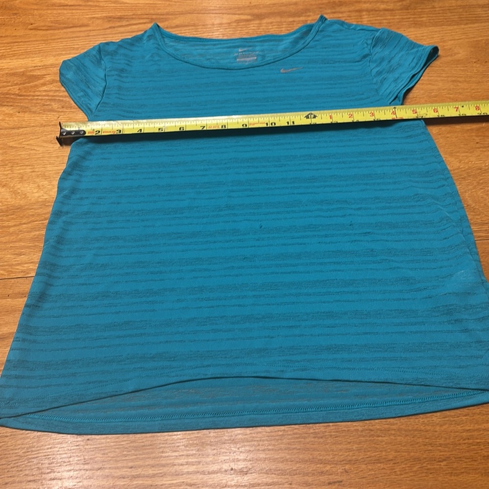 Nike Turquoise Workout Top and capris leggings - Picture 6 of 11